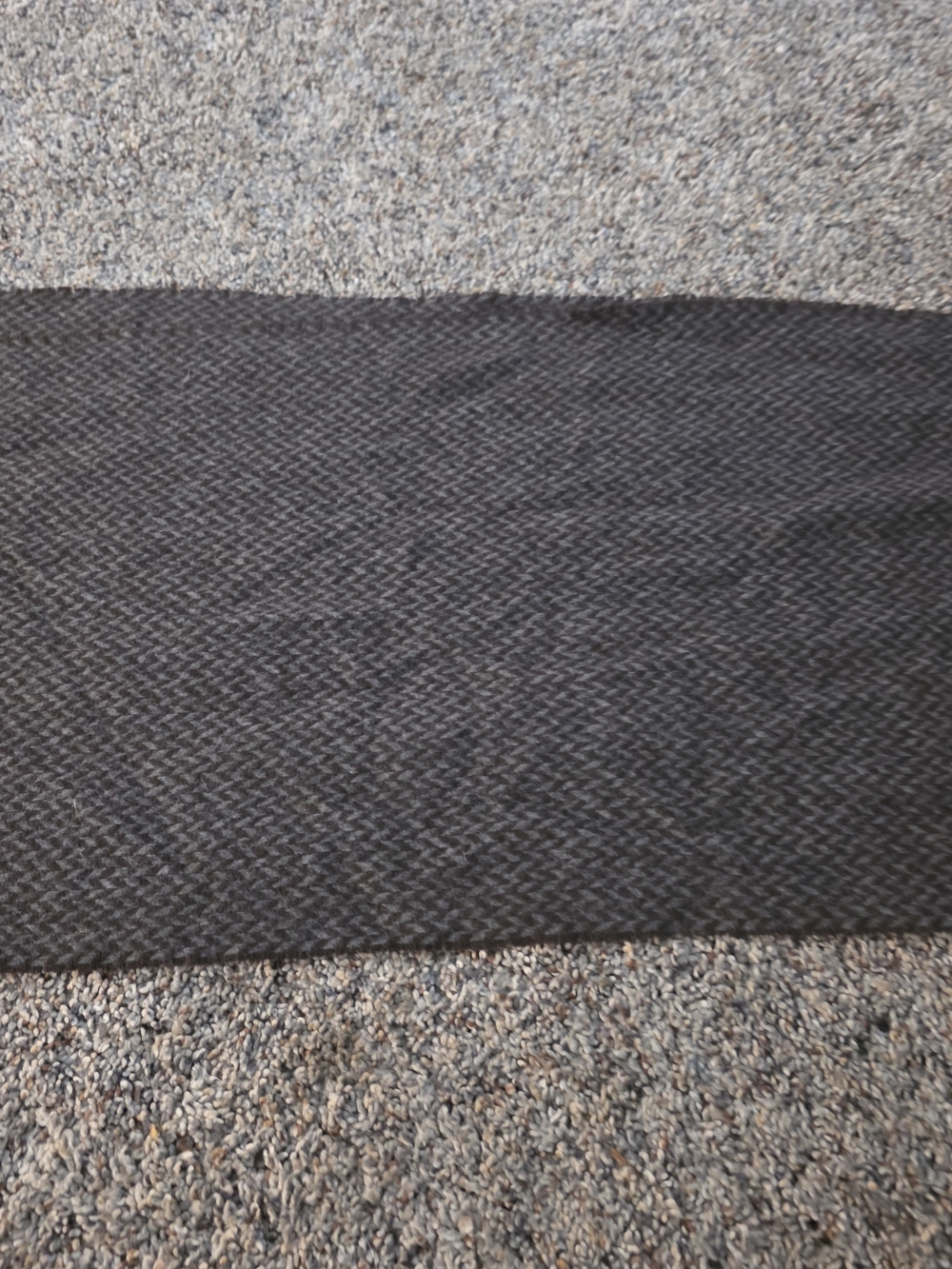 360 Cashmere Men's Dark Charcoal Herringbone Knit Scarf